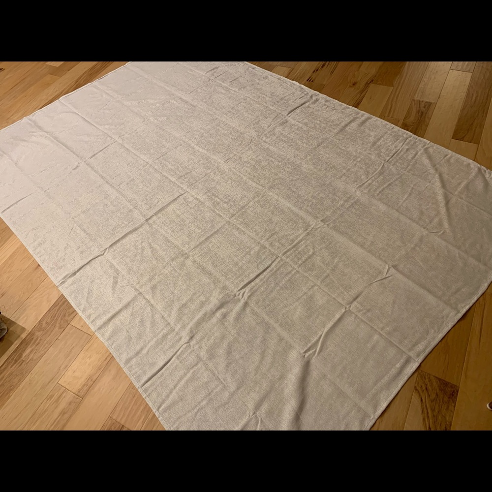 Waterford Fine Linens: Tabelcloth and Napkin Set